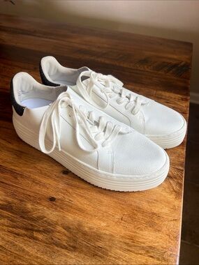 Joy Performance Women’s 11 Comfort Leather Sneakers White Black Glitter Tab